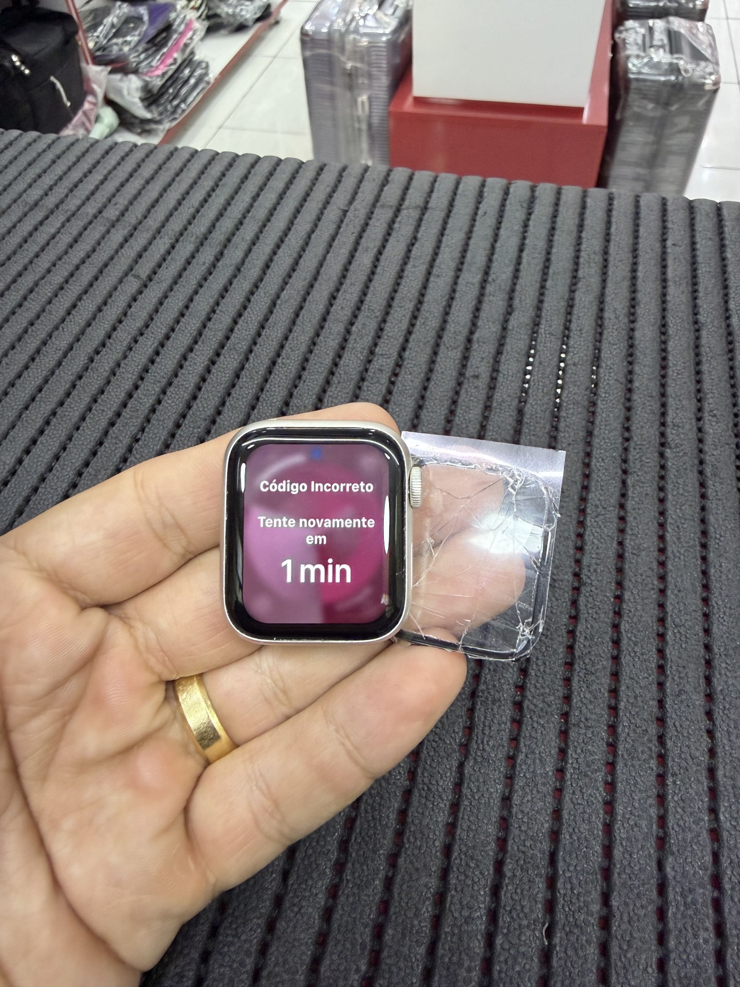 Apple Watch com vidro recém substituído