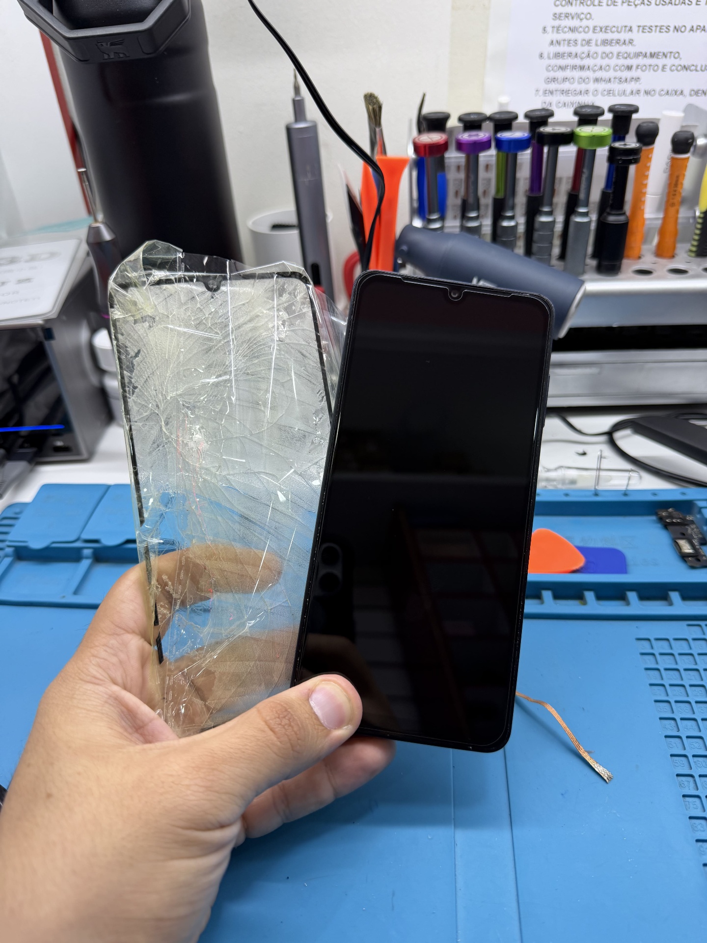 Troca de tela de celular Samsung concluída